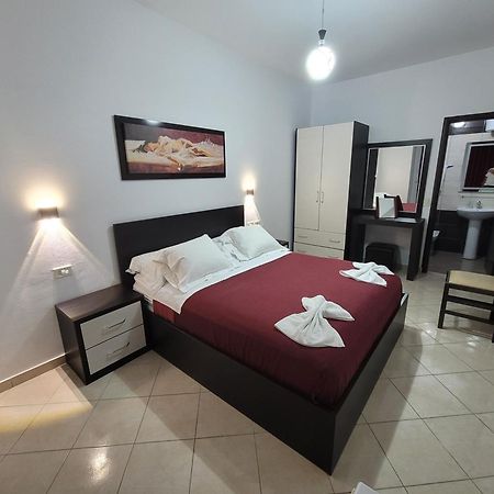 Haris Hotel Вльора Екстер'єр фото