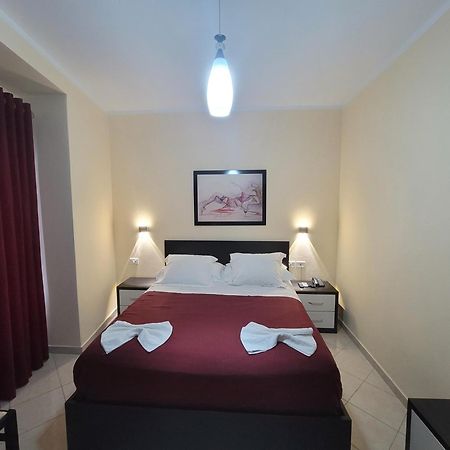 Haris Hotel Вльора Екстер'єр фото