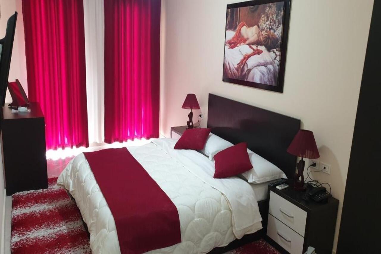 Haris Hotel Вльора Екстер'єр фото