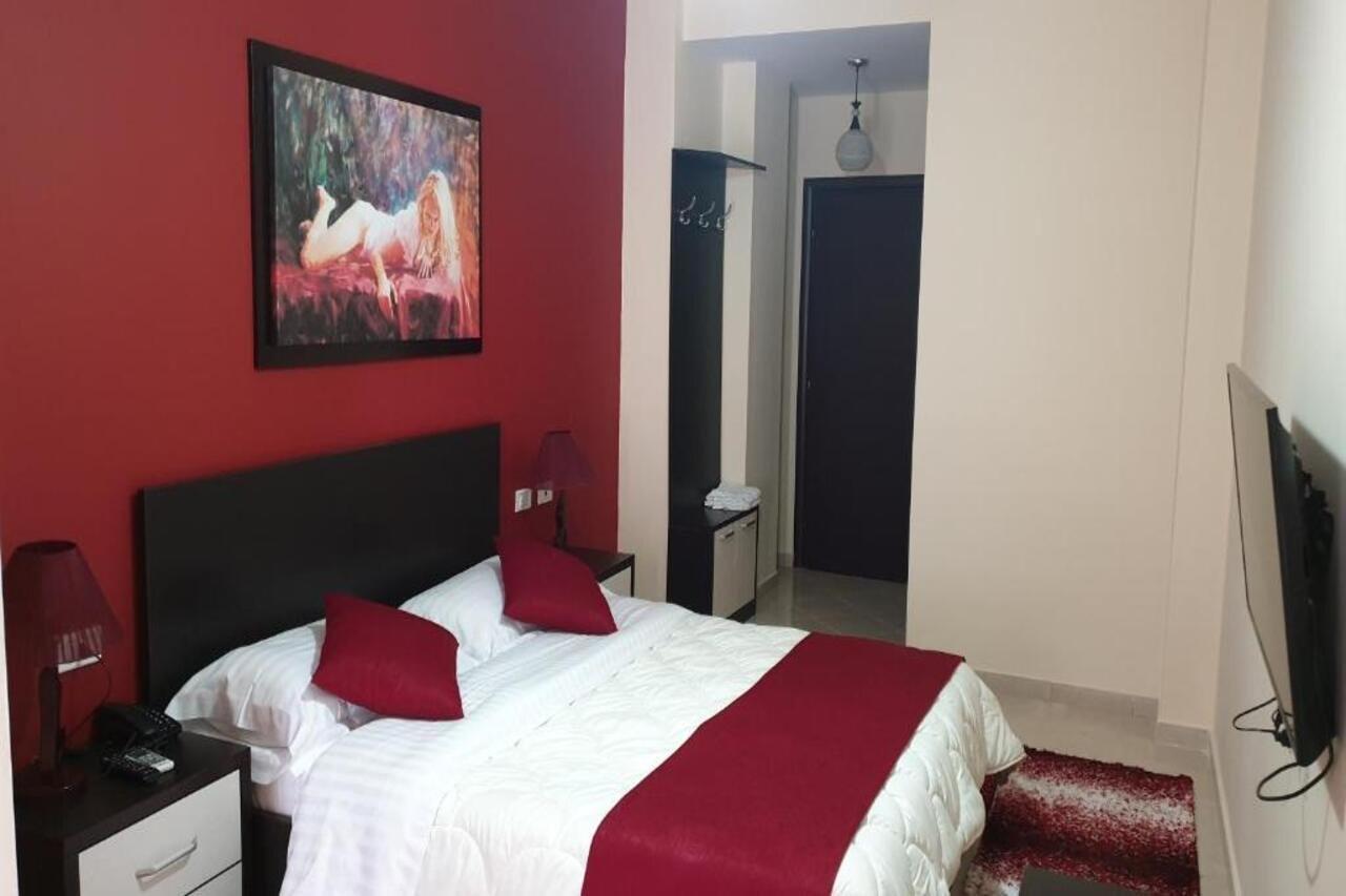 Haris Hotel Вльора Екстер'єр фото