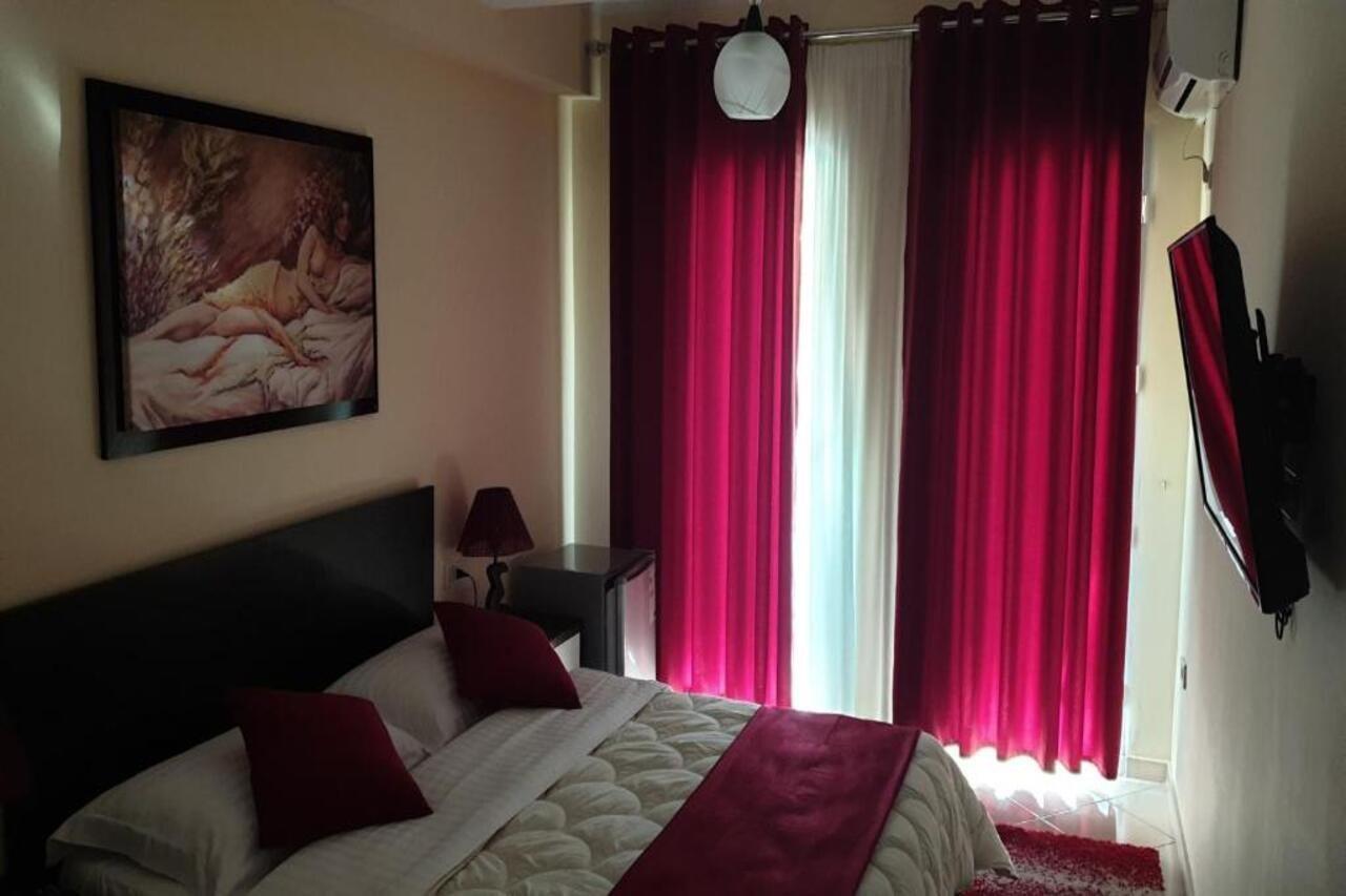 Haris Hotel Вльора Екстер'єр фото