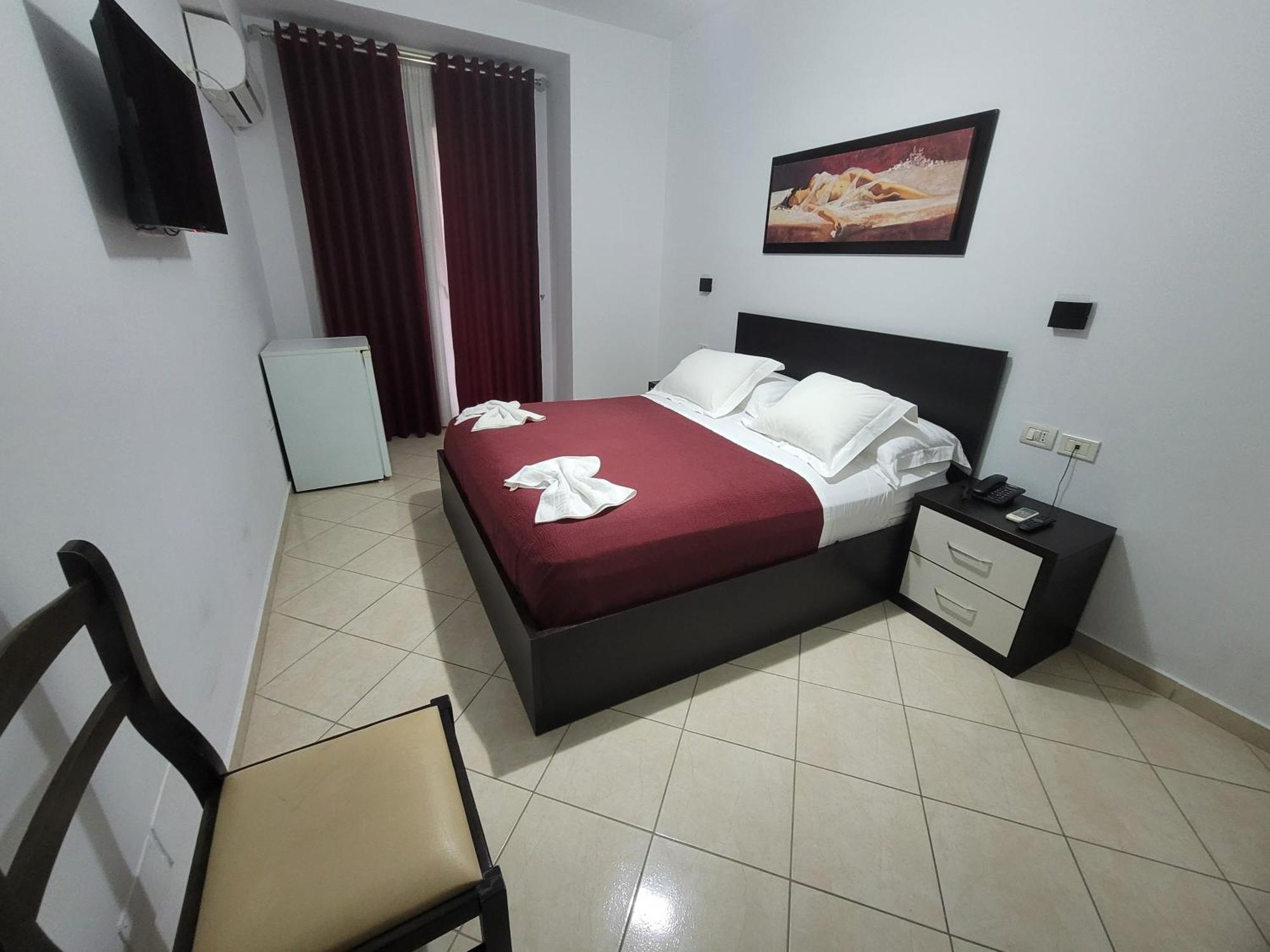 Haris Hotel Вльора Екстер'єр фото