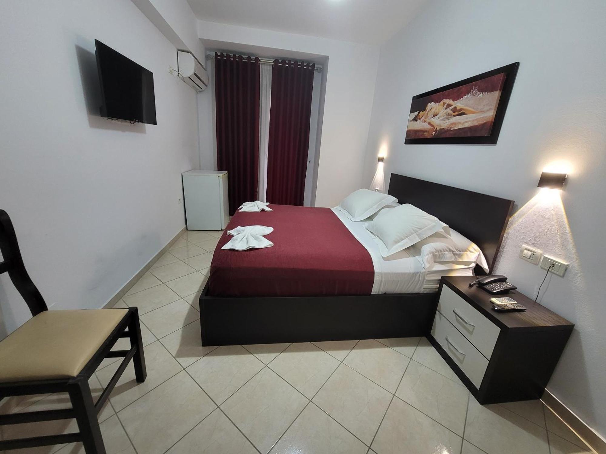 Haris Hotel Вльора Екстер'єр фото
