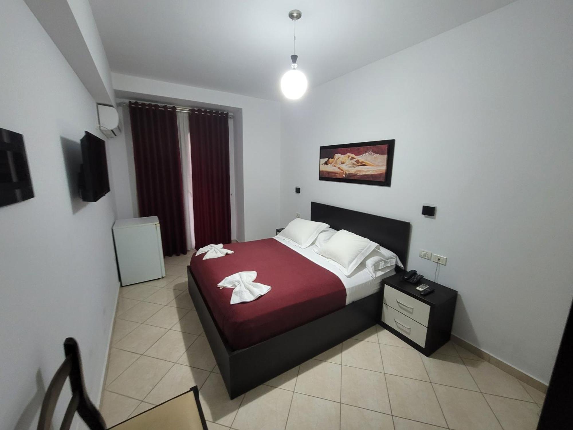 Haris Hotel Вльора Екстер'єр фото