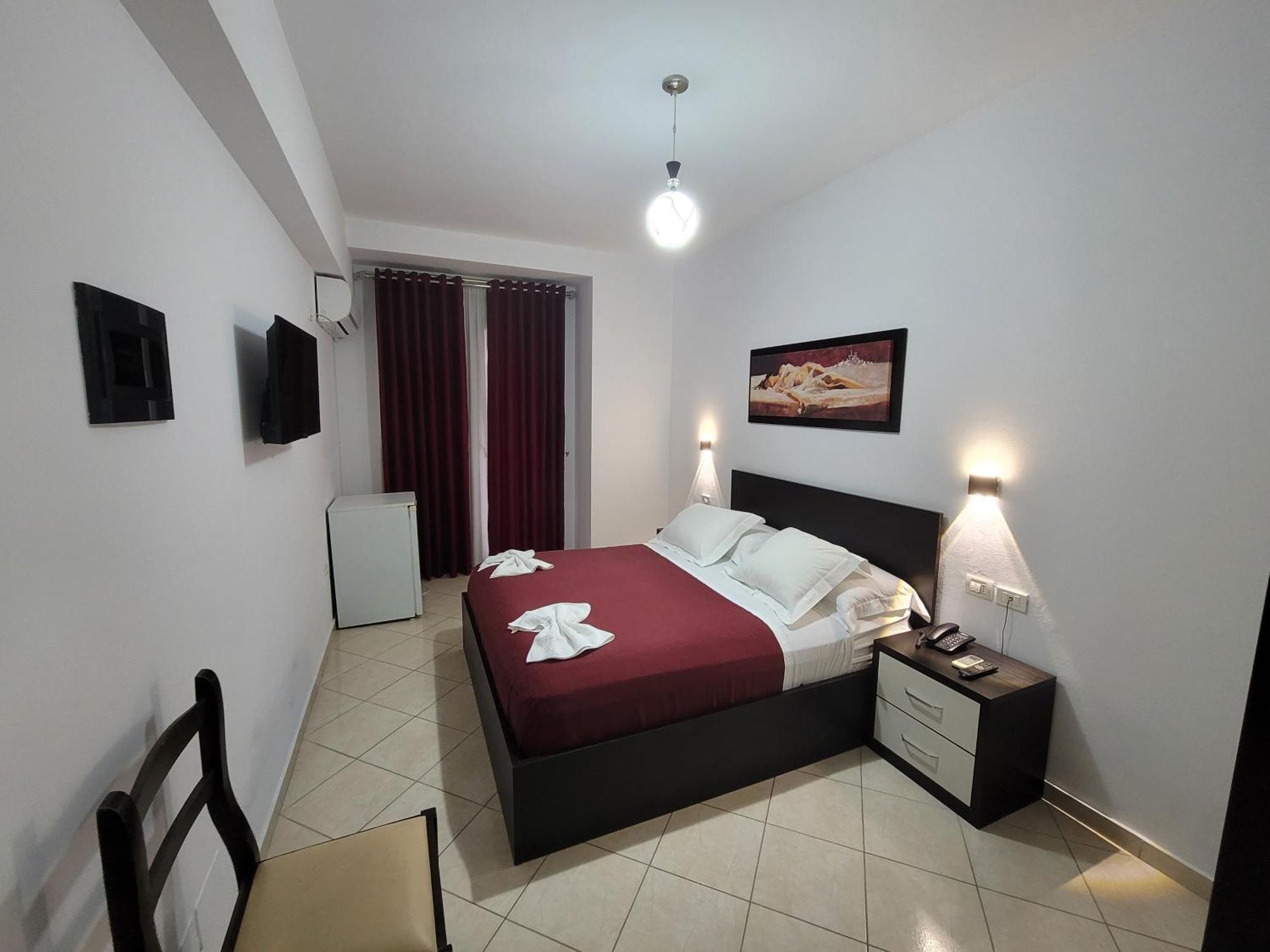 Haris Hotel Вльора Екстер'єр фото