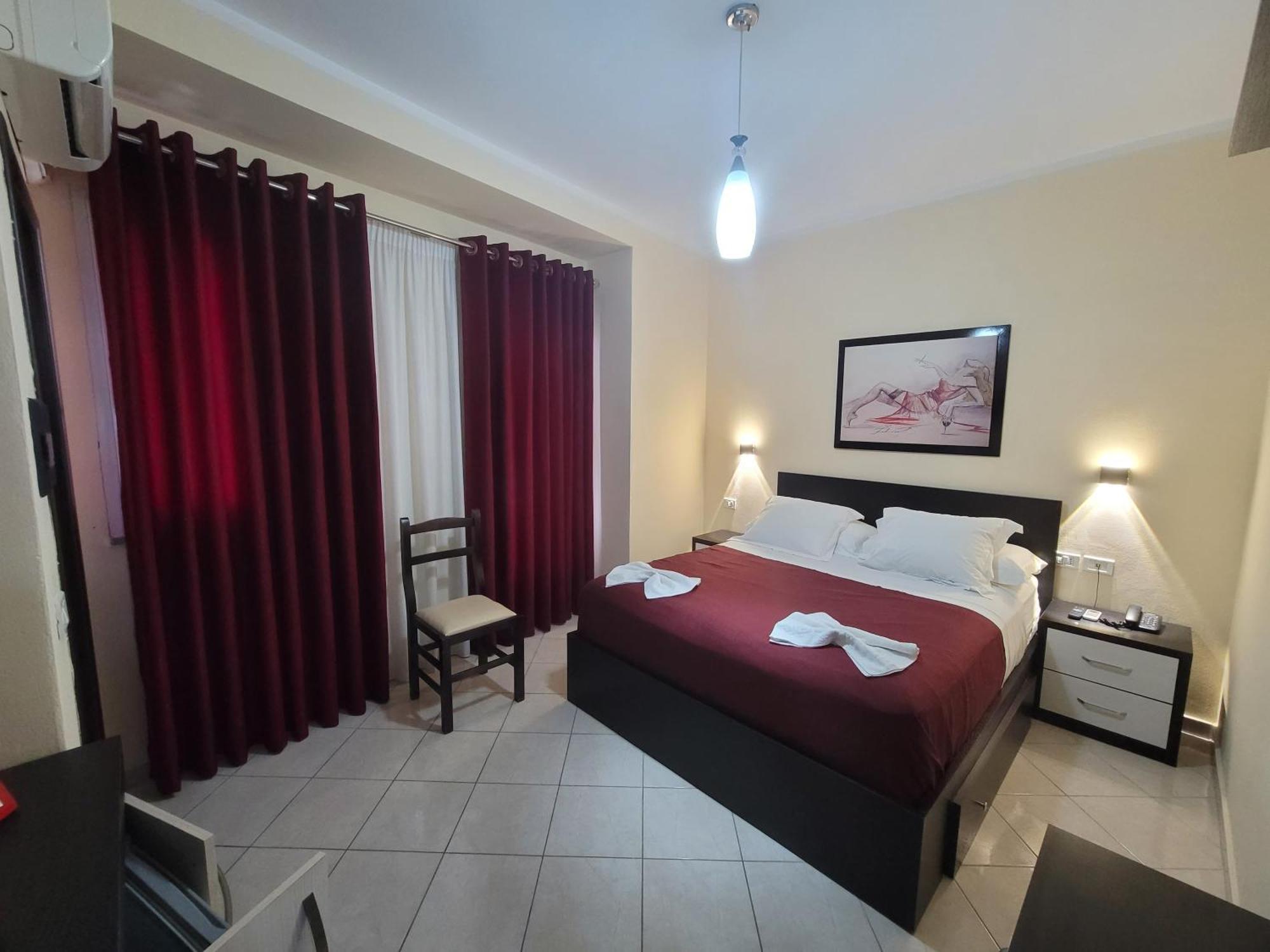 Haris Hotel Вльора Екстер'єр фото