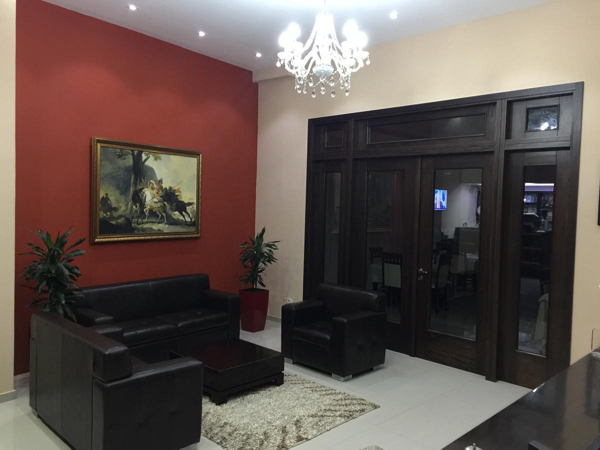 Haris Hotel Вльора Екстер'єр фото