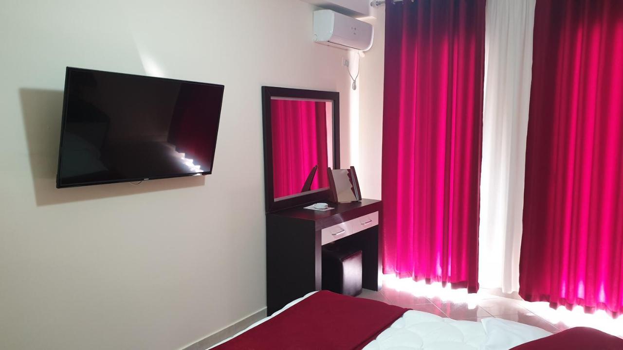 Haris Hotel Вльора Екстер'єр фото